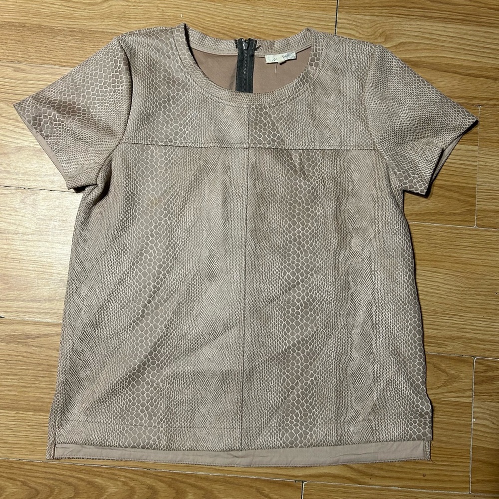 Mystree ladies Large beige boutique snakeskin print Textured Short Sleeve Top